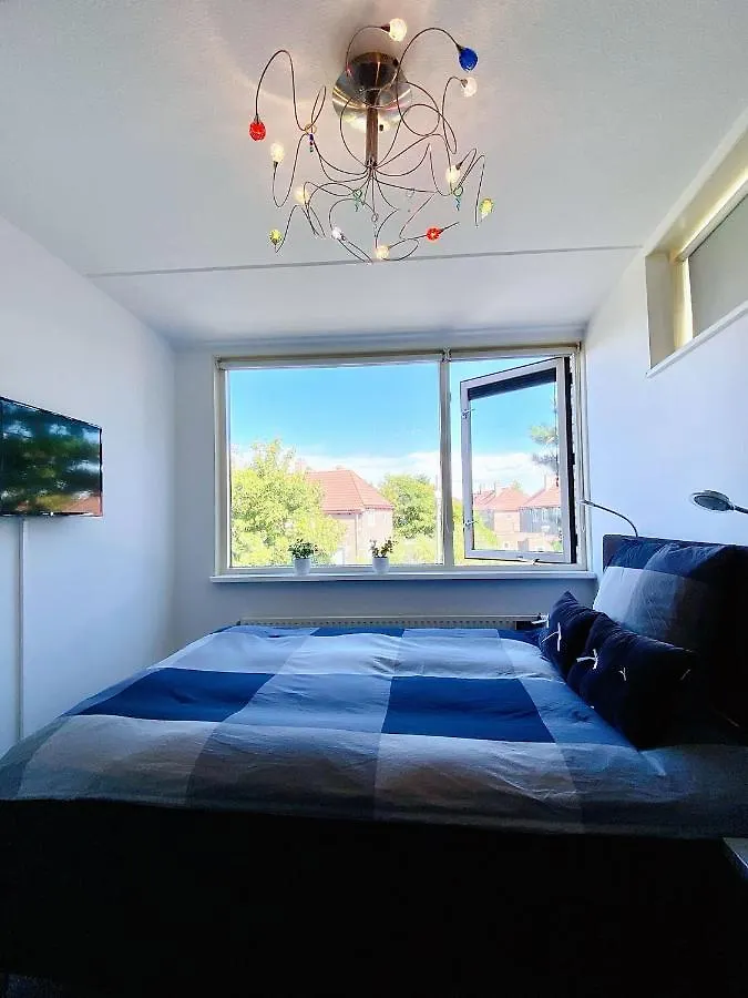 Home Inn Zandvoort The First Floor, 4 Persons, 2 Bedrooms, Free Parking