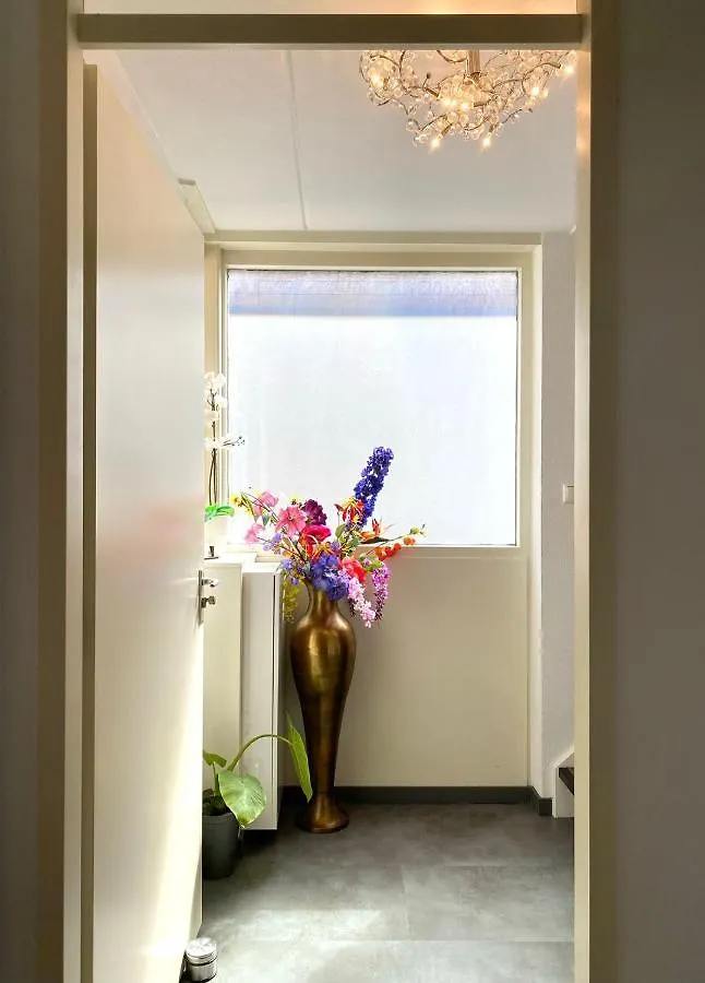 Home Inn Zandvoort The First Floor, 4 Persons, 2 Bedrooms, Free Parking Homestay