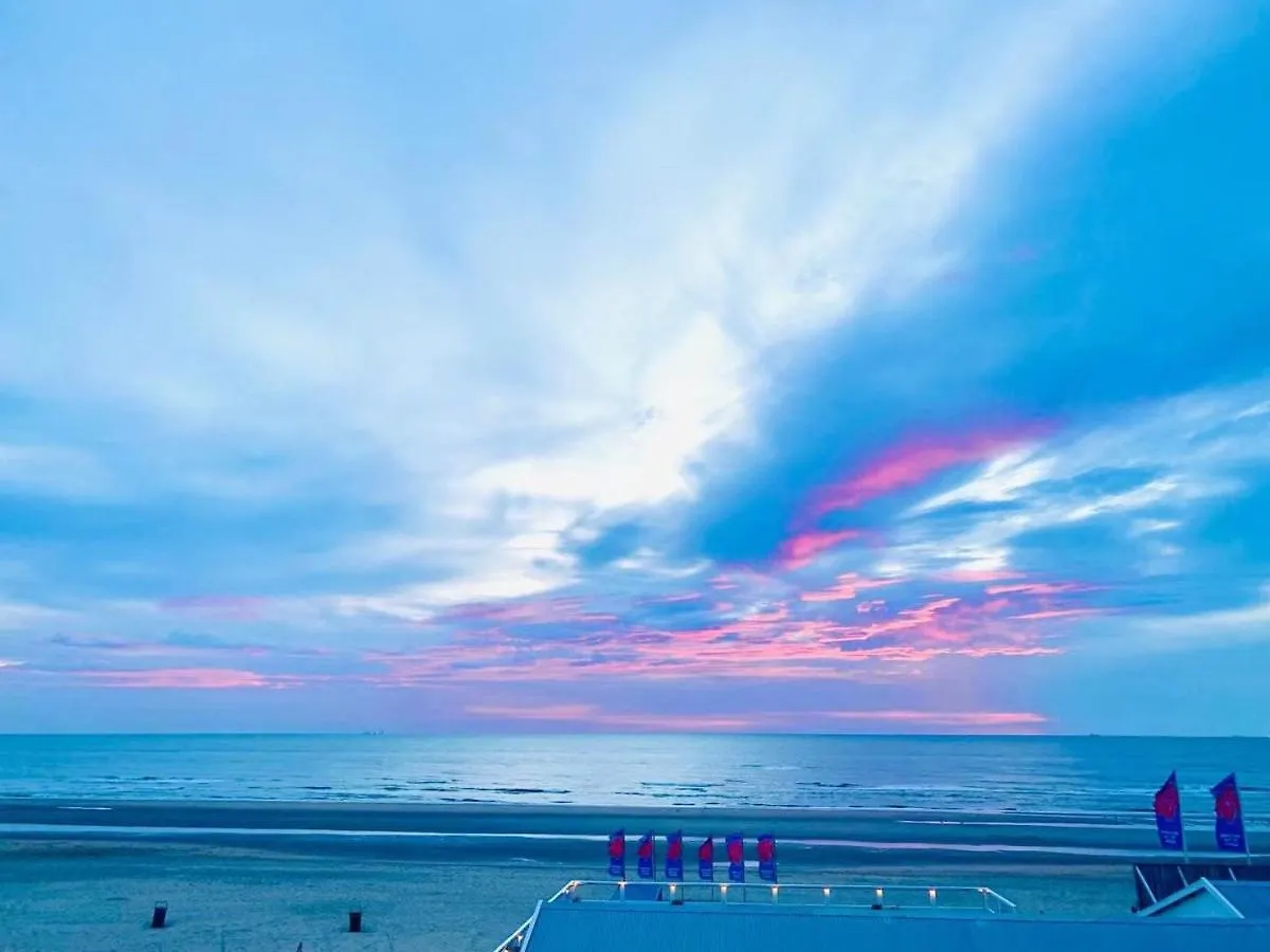 Home Inn Zandvoort The First Floor, 4 Persons, 2 Bedrooms, Free Parking Netherlands